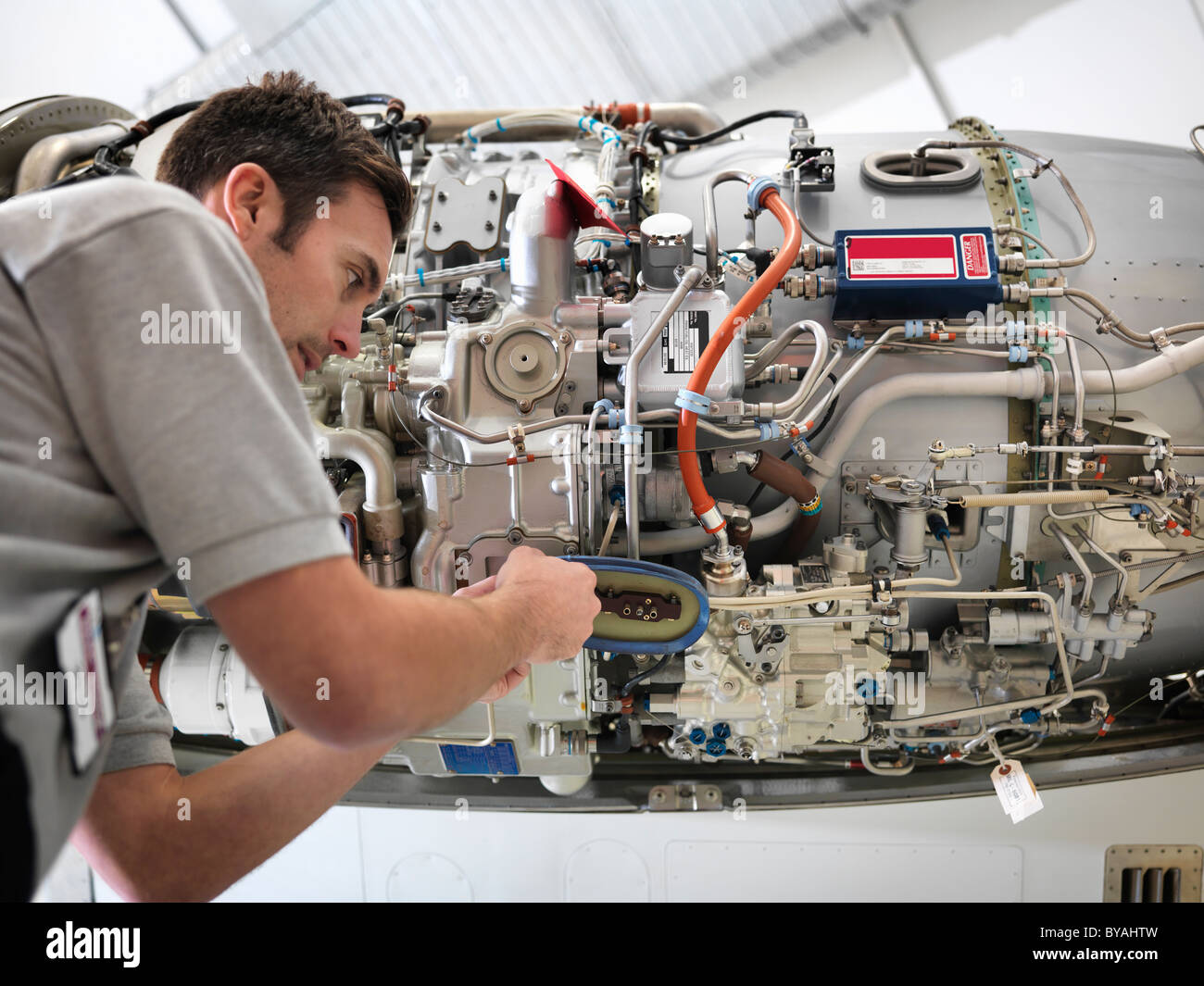 Jet engine side view hires stock photography and images Alamy