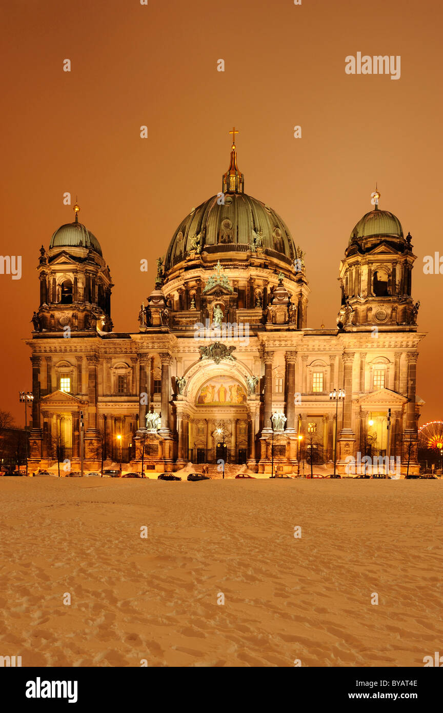 Alexanderplatz berlin hi-res stock photography and images - Alamy