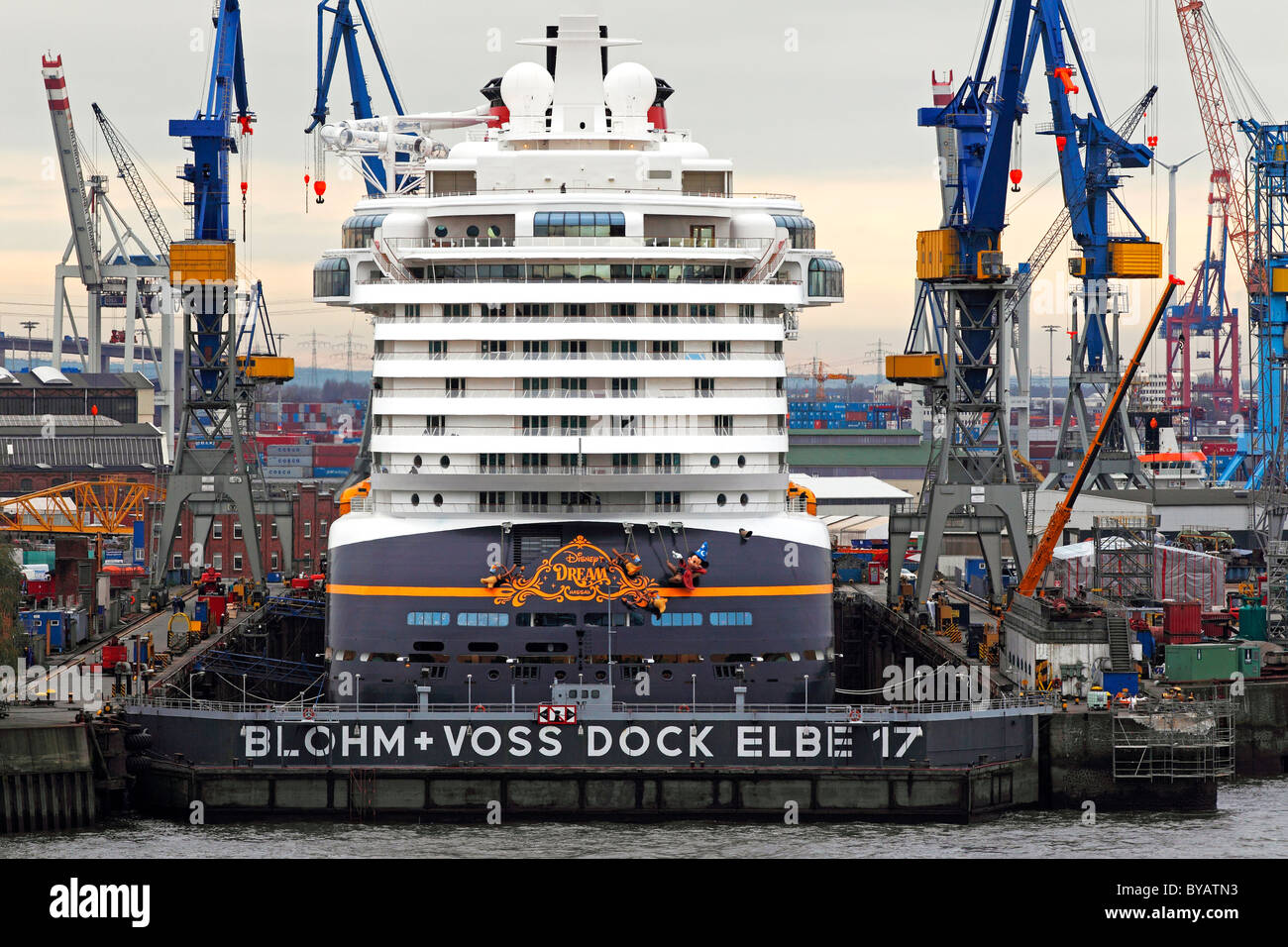Ship, cruiser, big cruise liner 'Disney Dream' in dock 17 in Hamburg harbour at river Elbe, Blohm and Voss shipyard in Hamburg Stock Photo