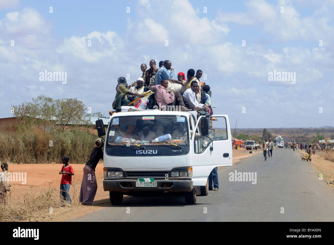 fully-loaded-truck-for-public-transport-southern-ethiopia-ethiopia-BYAX0N.jpg