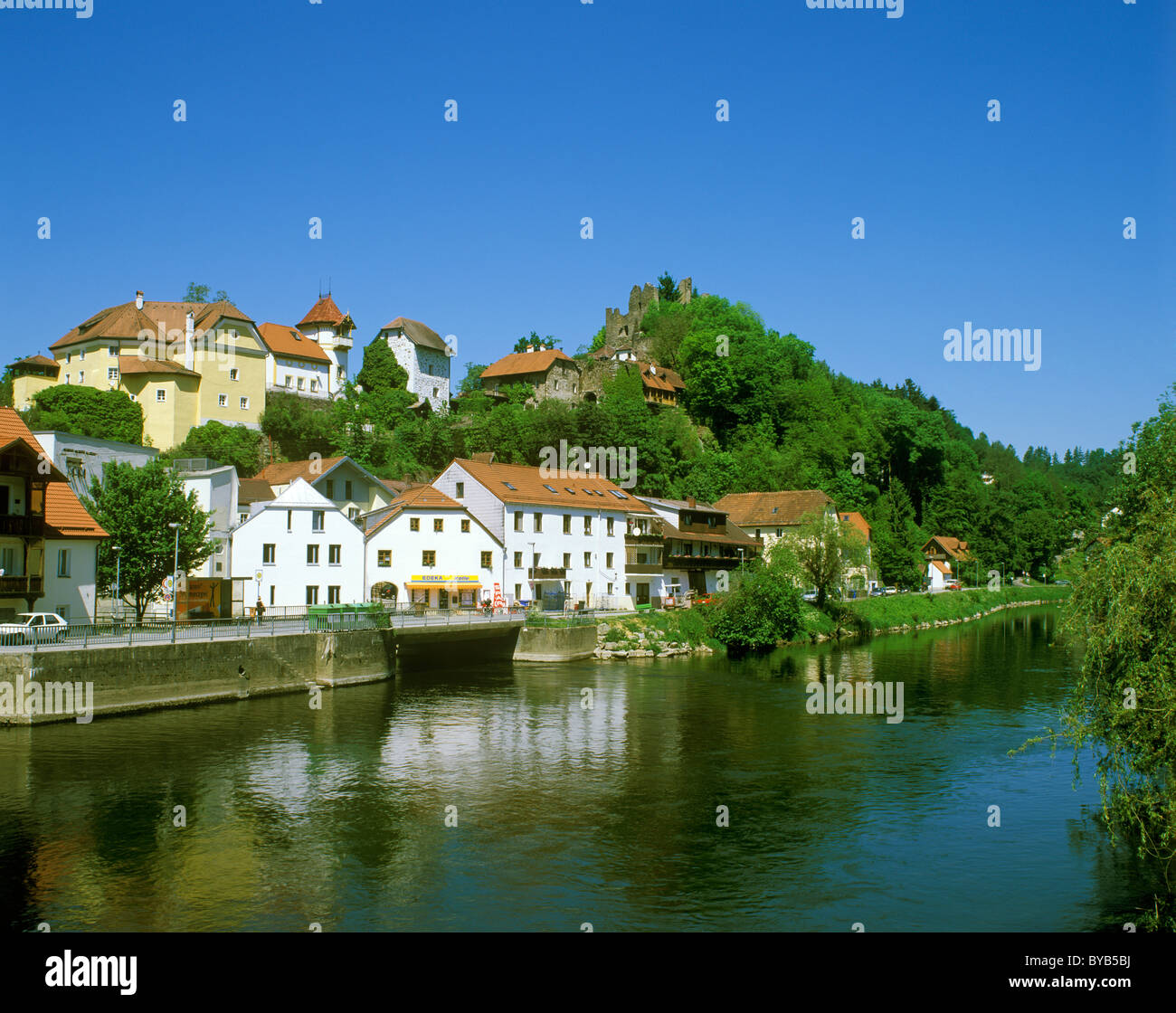 Hals with the Ruine Hals castle ruins, above the river Ilz, Passau, Lower Bavaria, Germany, Europe Stock Photo