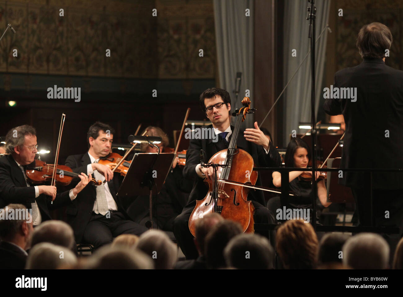 Koblenz concerts, Rhenish State Philharmonic Orchestra, conductor Daniel Raiskin, Danjulo Ishizaka, cello, Koblenz Stock Photo