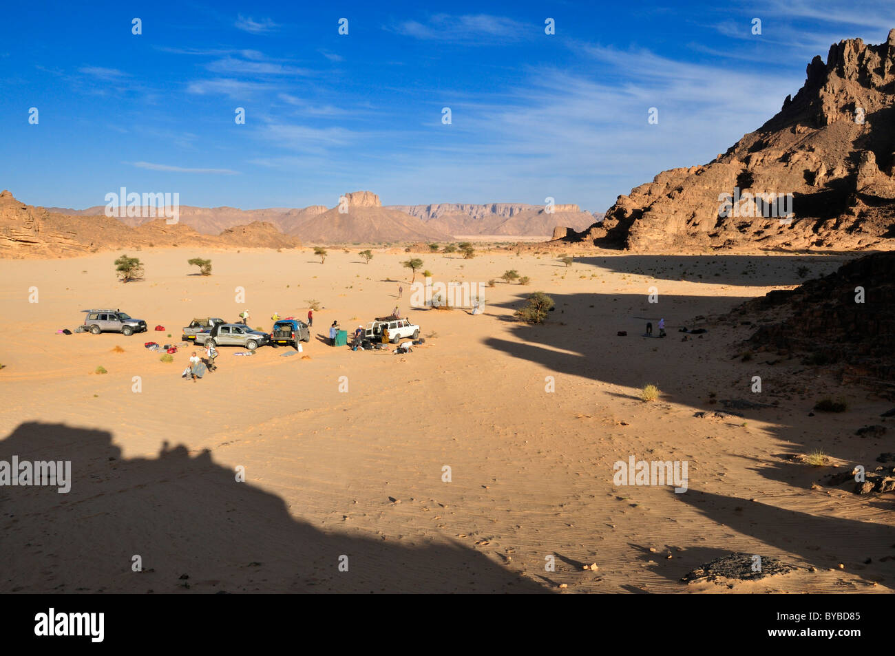 tourist-camp-in-the-foothills-of-tassili-n-ajjer-national-park-unesco