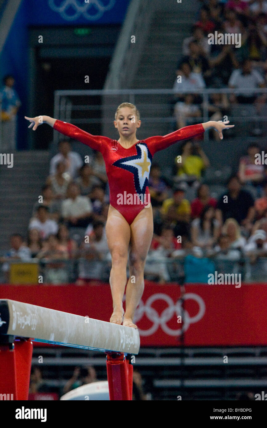 Shawn Johnson (USA) competing in the gymnastic qualification competition at the 2008 Olympic Summer Games, Beijing, China Stock Photo