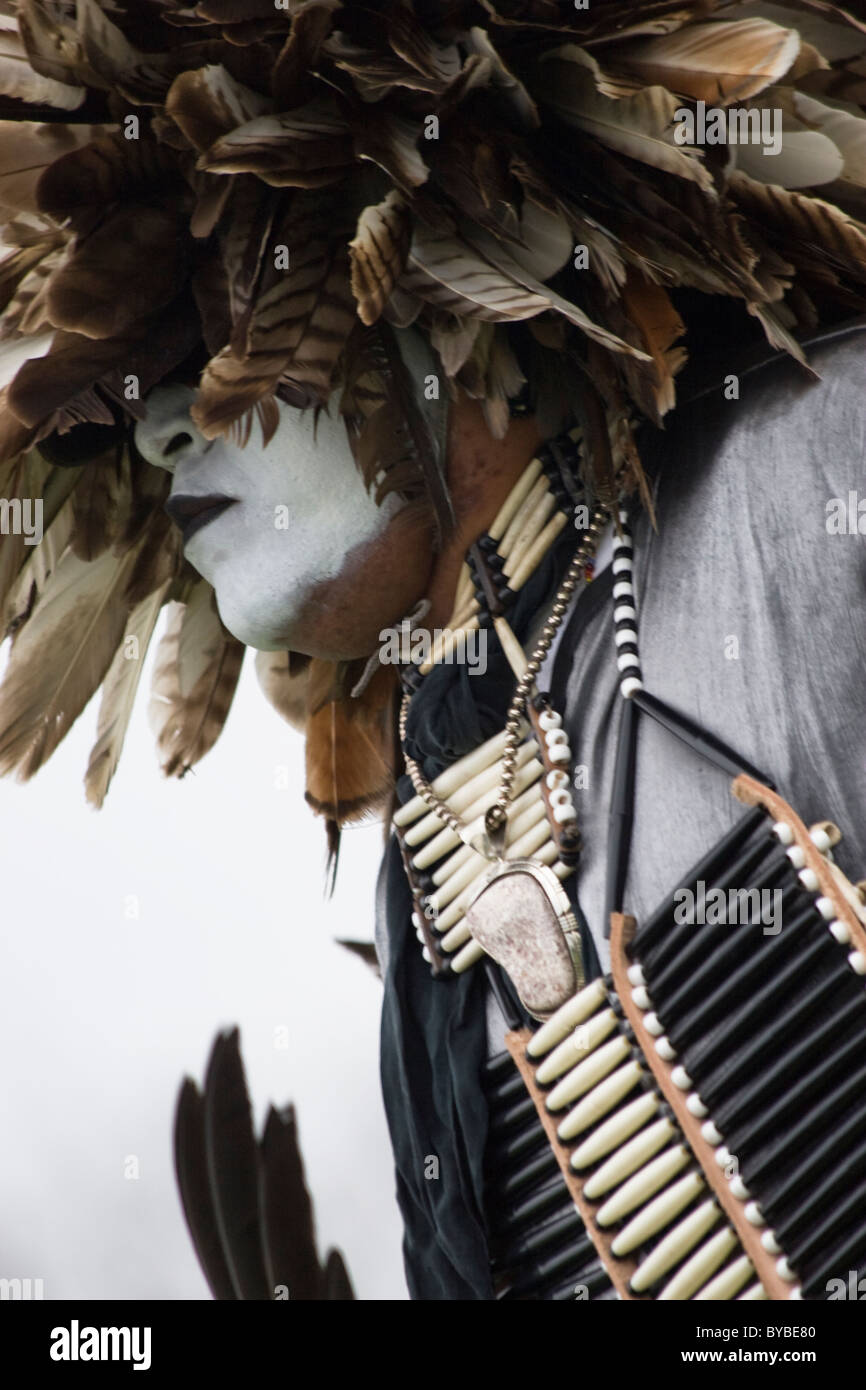 Native american eagle dancer hi-res stock photography and images - Alamy