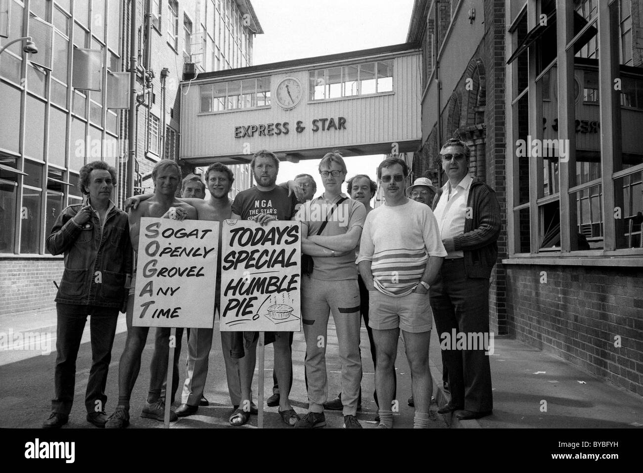 NGA picket line outside the Express and Star newspaper offices in Wolverhampton June 3rd 1985 PICTURE BY DAVID BAGNALL Stock Photo