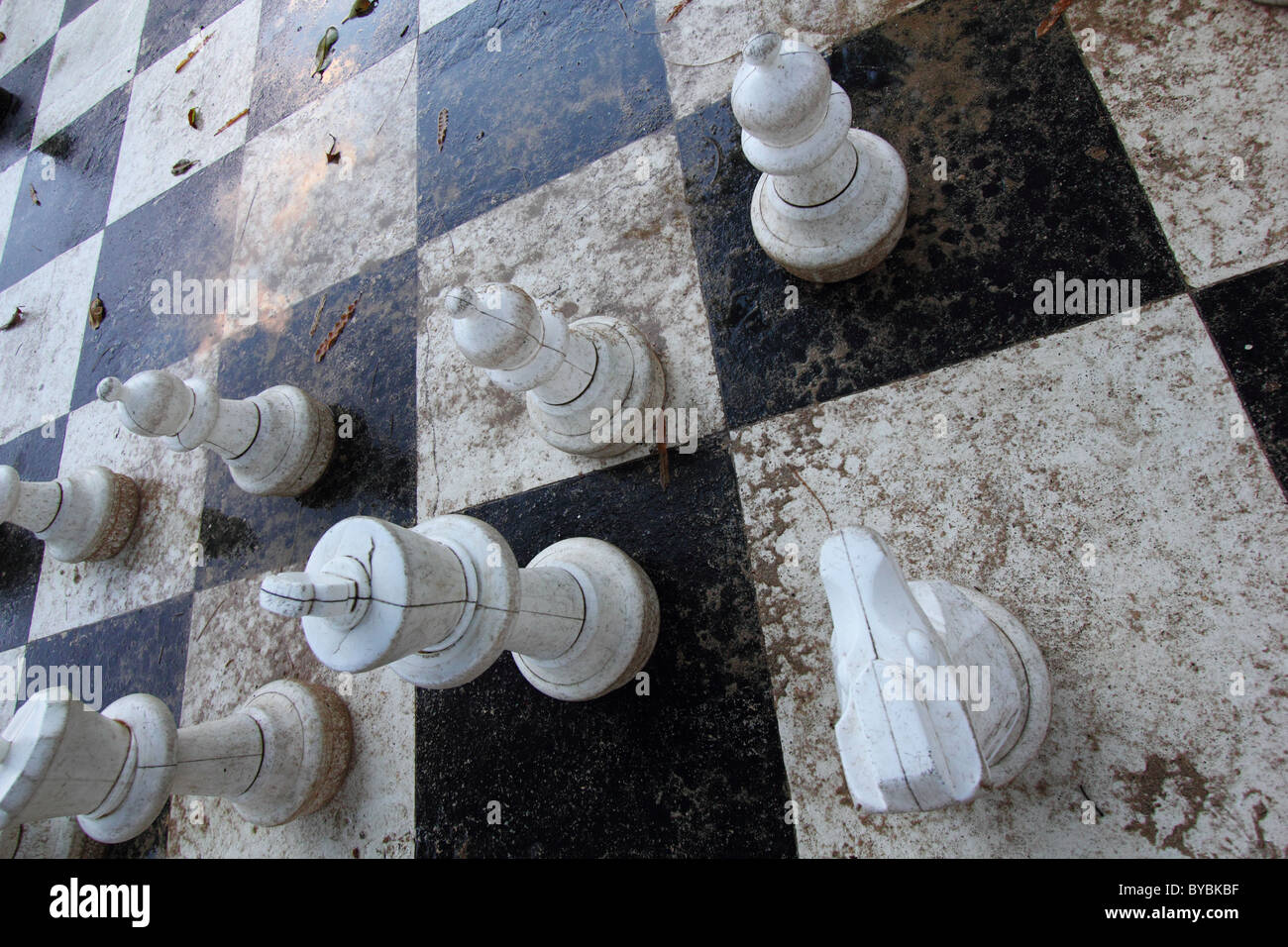 OUTDOOR CHESS SET WITH OVER SIZED PLASTIC PIECES  BDB Stock Photo