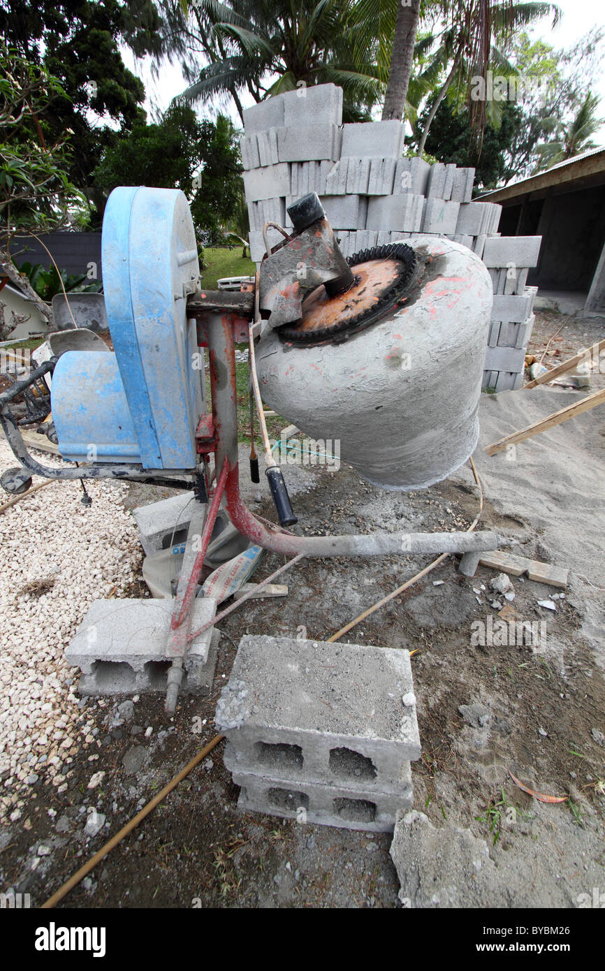 OLD CEMENT MIXER VERTICAL B Stock Photo Alamy