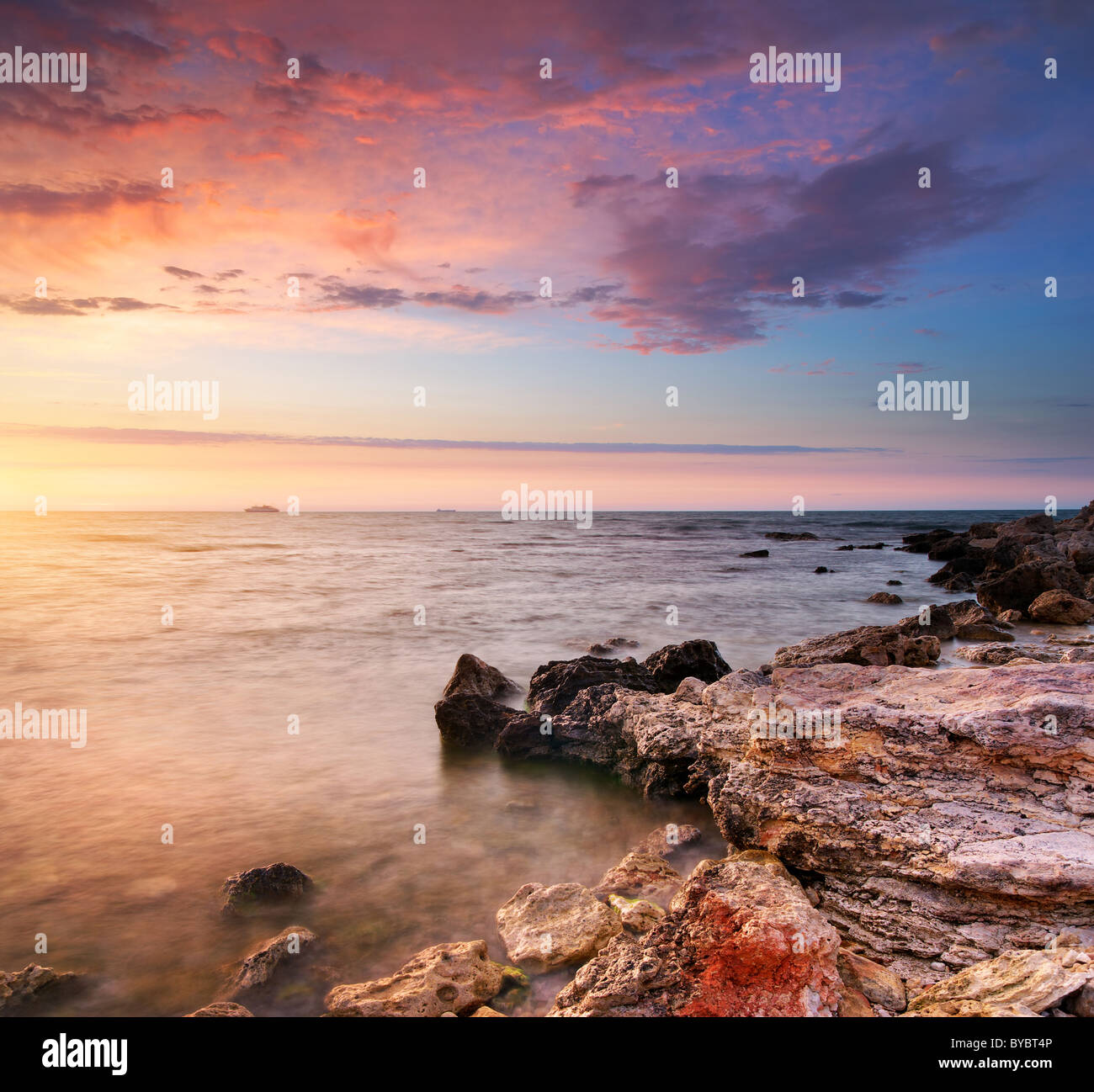Beautiful seascape sea rock sunrise hi-res stock photography and images ...