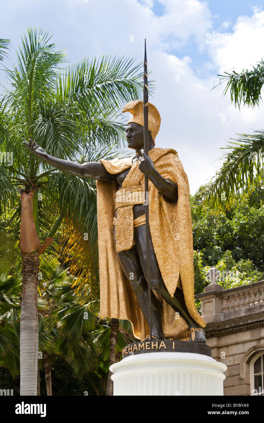 Golden statue of the first King Kamehameha of Hawaii. Located outside the Aliiolani Hale. Stock Photo