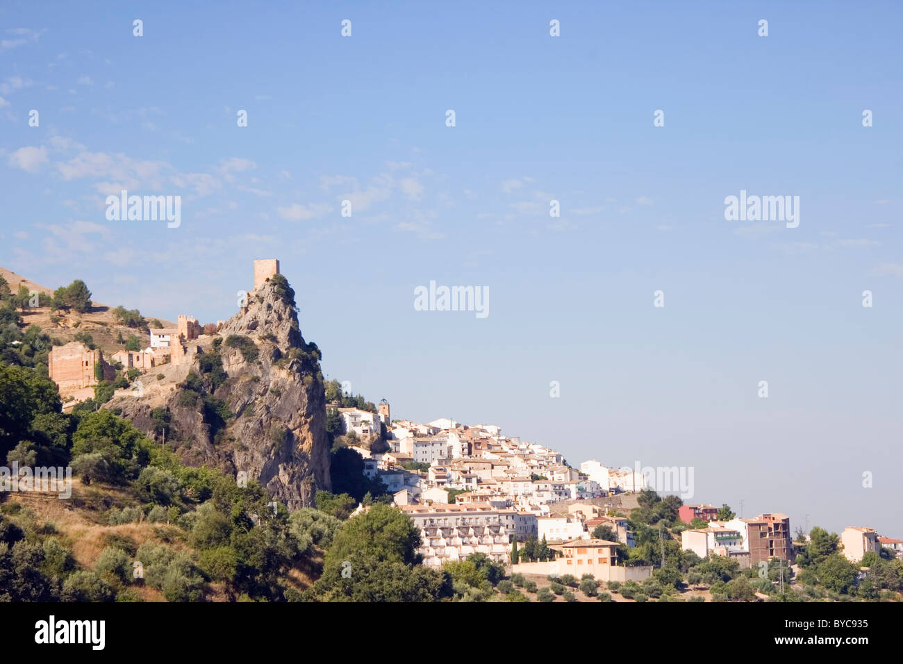 Cazorla, Jaen Province, Andalucia, Spain. Yedra Castle and town. Stock Photo