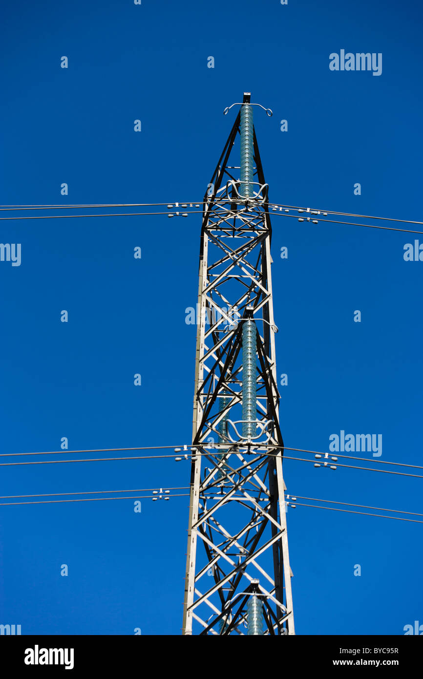 ELECTRICITY PYLON AGAINST A BLUE SKY Stock Photo - Alamy