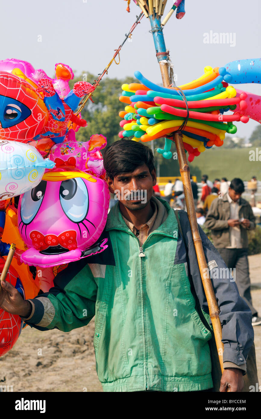Balloons,Vendor,"selling balloon","Balloon vendor",India Gate,New Delhi