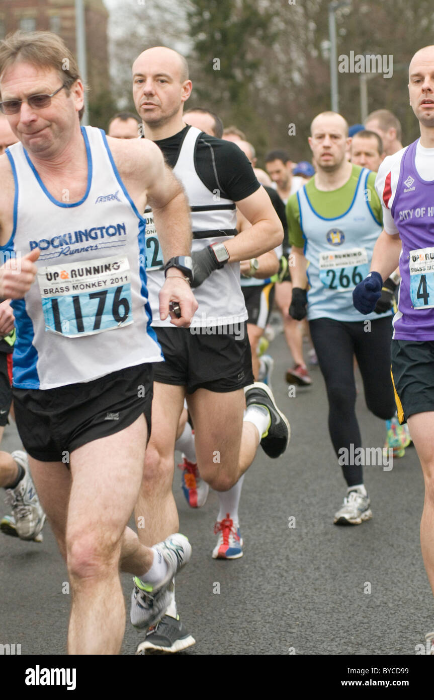 run runner runners running jog jogger joggers jogging exercise exercising physical exercise fit fitness keep keeping marathon ma Stock Photo Alamy