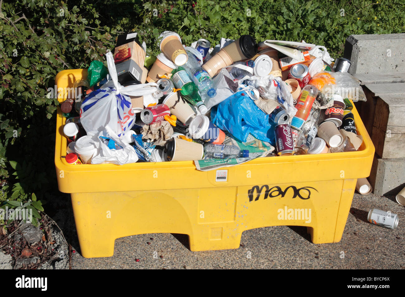 London england uk litter bin hi-res stock photography and images - Alamy