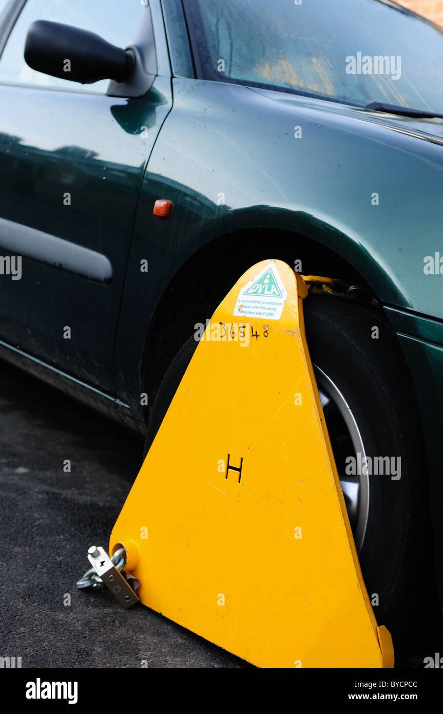 Car Taxing Wheel Clamping Stock Photo Alamy