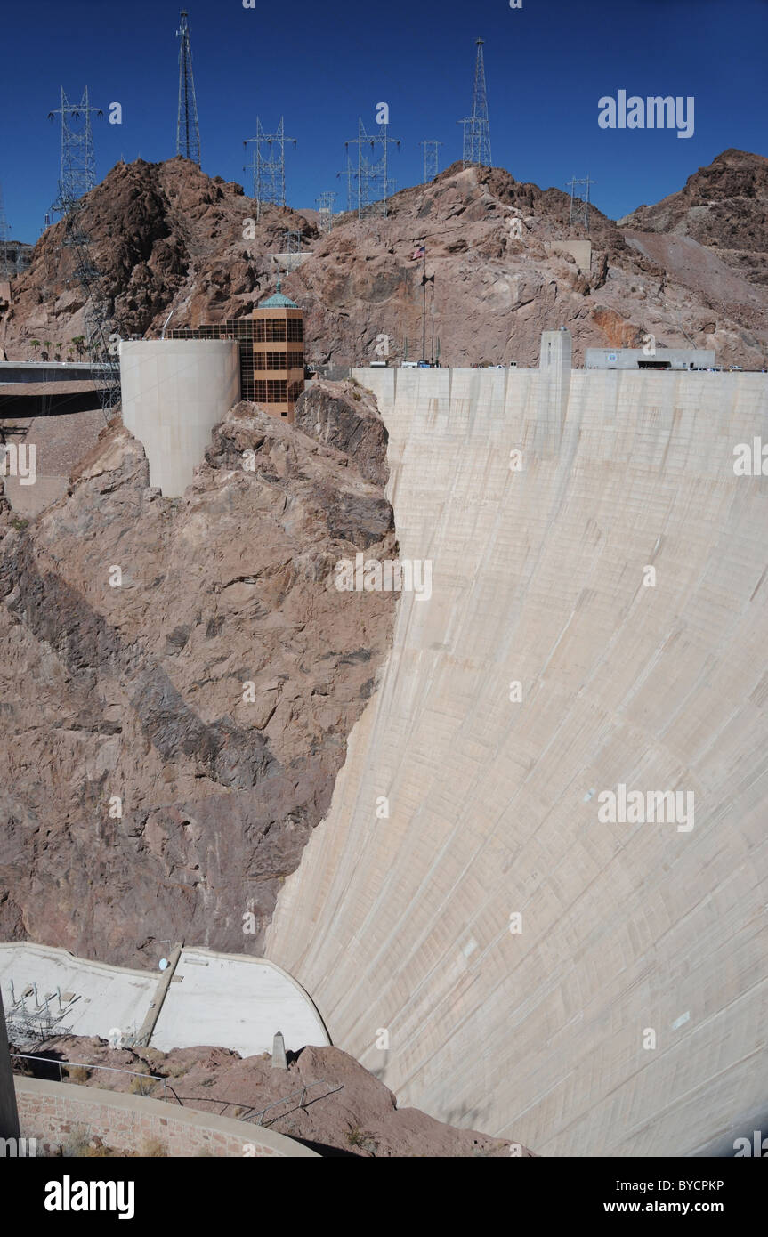 Hoover Dam world's 35th-largest hydroelectric generating station concrete arch-gravity dam in Black Canyon of the Colorado River Stock Photo