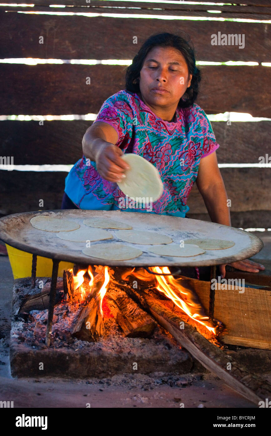 Frying Tortillas, Zinacantán, Chiapas, Mexico, 10 km outside of San Cristobal de las Casas Stock Photo