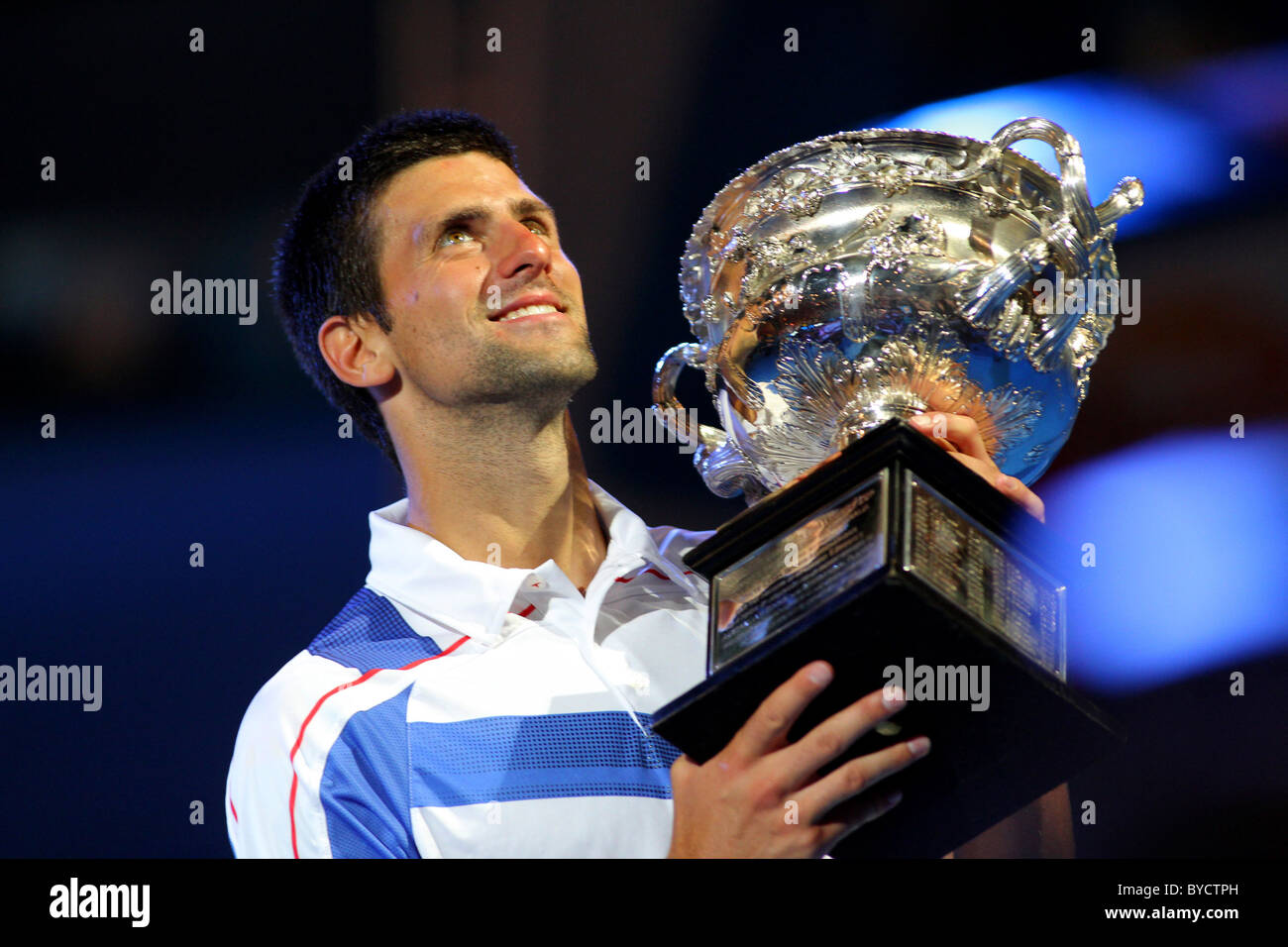 bakke det samme Skrøbelig Djokovic australian open trophy hi-res stock photography and images - Alamy
