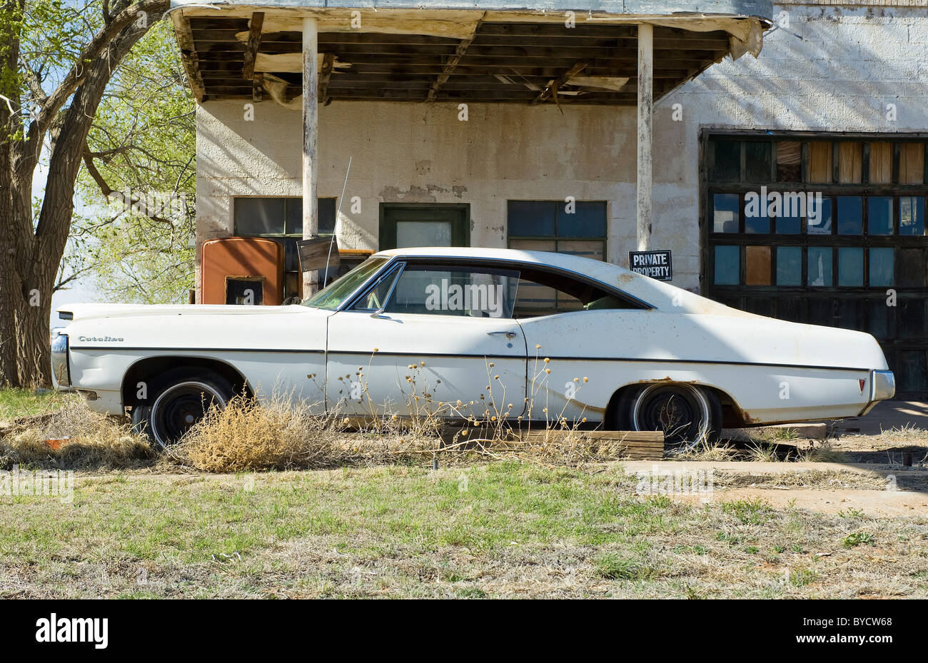 Pontiac Catalina abandoned in Glenrio, Texas Stock Photo