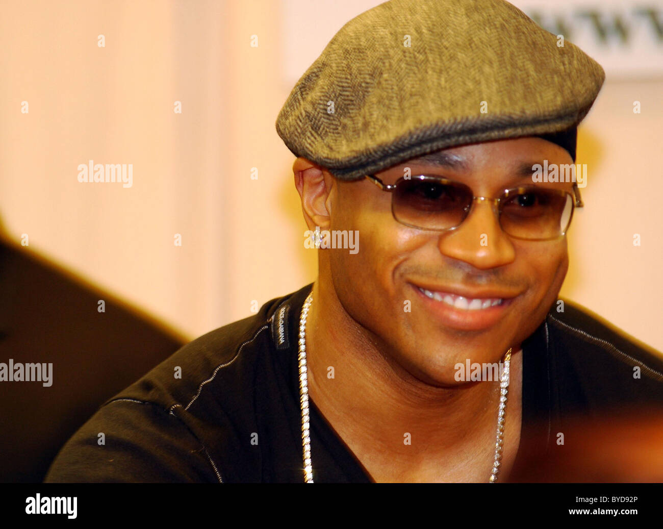 Ll Cool J Workout Routine LL Cool J Signing copies of his new book 'LL Cool J's Platinum Workout ...