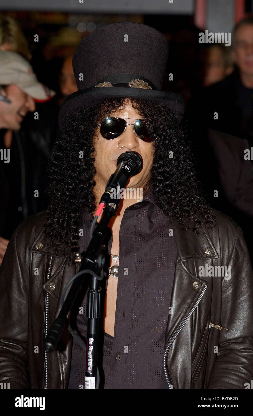 Slash Guns N' Roses inducted into Hollywood's Rock Walk, held at the Guitar  Center Hollywood, California - 17.01.07 Stock Photo - Alamy