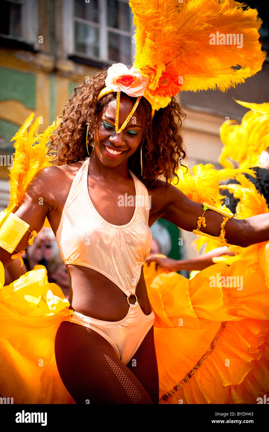 Brazilian carnival dancer hi-res stock photography and images - Page 13 -  Alamy