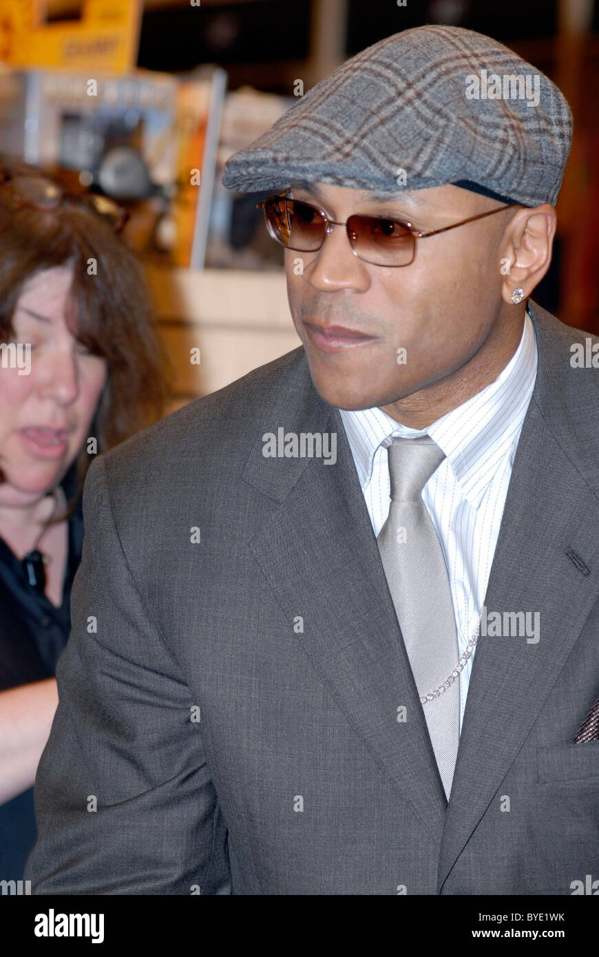 LL Cool J aka James Todd Smith signs copies of his new book \, image size:870x1390