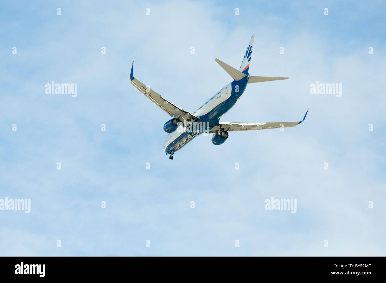 low flying commercial airliner plane planes airplane airplanes airport