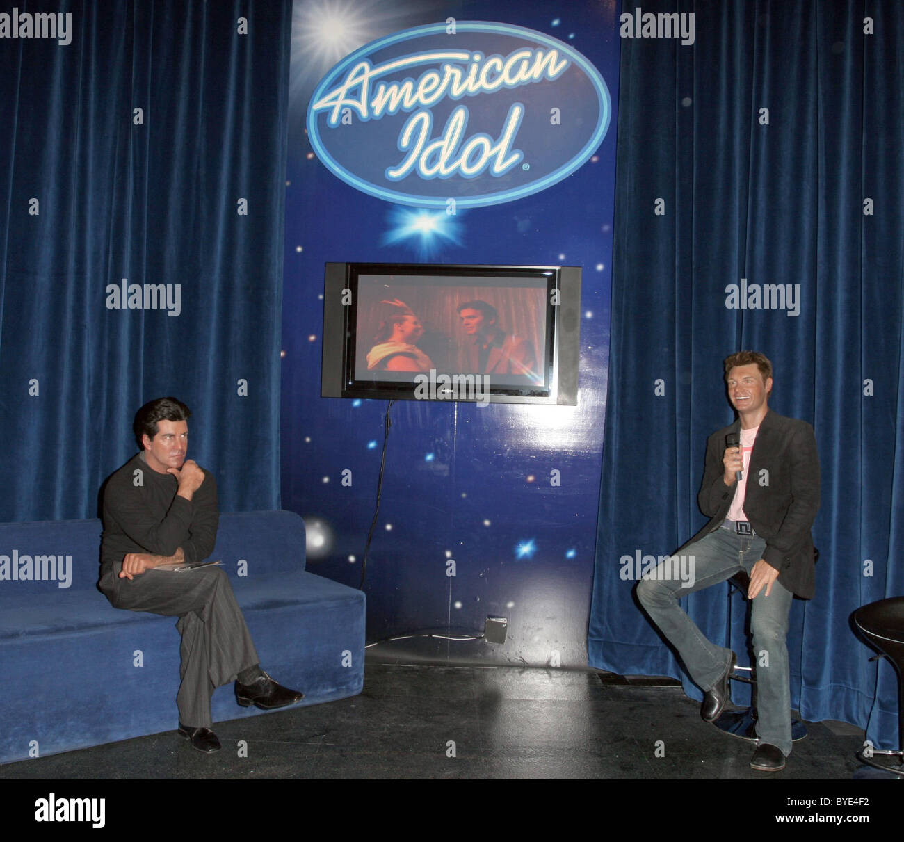 American Idol wax works at Madame Tussauds new Konami Karaoke Video Game  Las Vegas, Nevada - 16.01.07 Stock Photo - Alamy