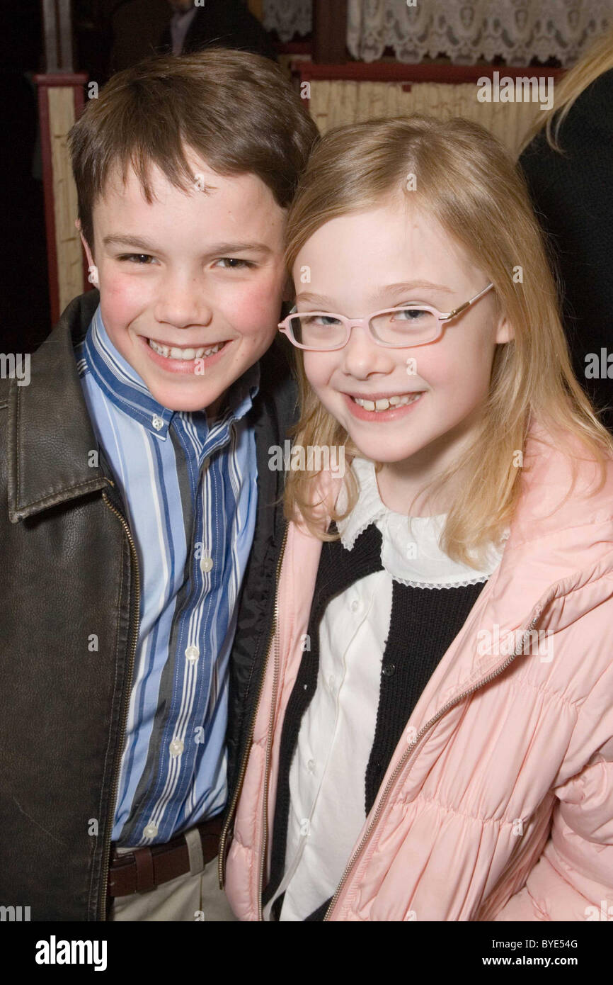 bladre øjeblikkelig reaktion Cody Hanford, Elle Fanning 2007 Sundance Film Festival - World Premiere of 'hounddog' After Party Park City, Utah - 22.01.07 Stock Photo - Alamy bladre øjeblikkelig reaktion Cody Hanford, Elle Fanning 2007 Sundance Film Festival - World Premiere of 'hounddog' After Party Park City, Utah - 22.01.07 Stock Photo - Alamy