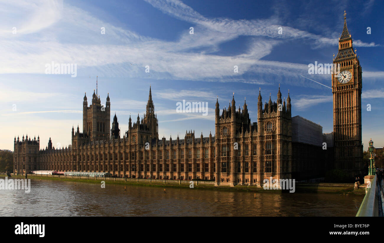 Thames with Houses of Parliament and clocktower with Big Ben, London, England, UK, Europe Stock Photo