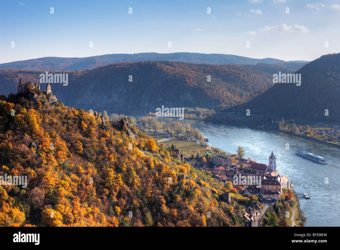 Castle ruins and town of Duernstein, Danube, Wachau valley, Waldviertel region, Lower Austria, Europe Stock Photo