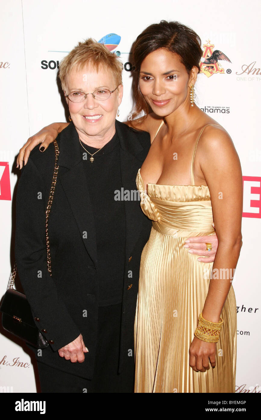 Halle Berry With Mother Judith Ebony S Pre Oscar Celebration Take 3 Held At Jim Henson Studios Hollywood California Usa Stock Photo Alamy Halle Berry With Mother Judith Ebony S Pre Oscar Celebration Take 3 Held At Jim Henson Studios Hollywood California Usa Stock Photo Alamy