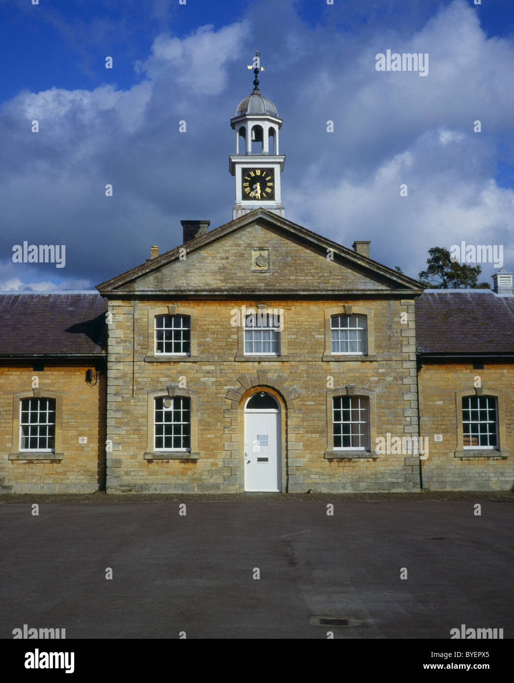 Stables Hartham Park Wiltshire England Stock Photo Alamy
