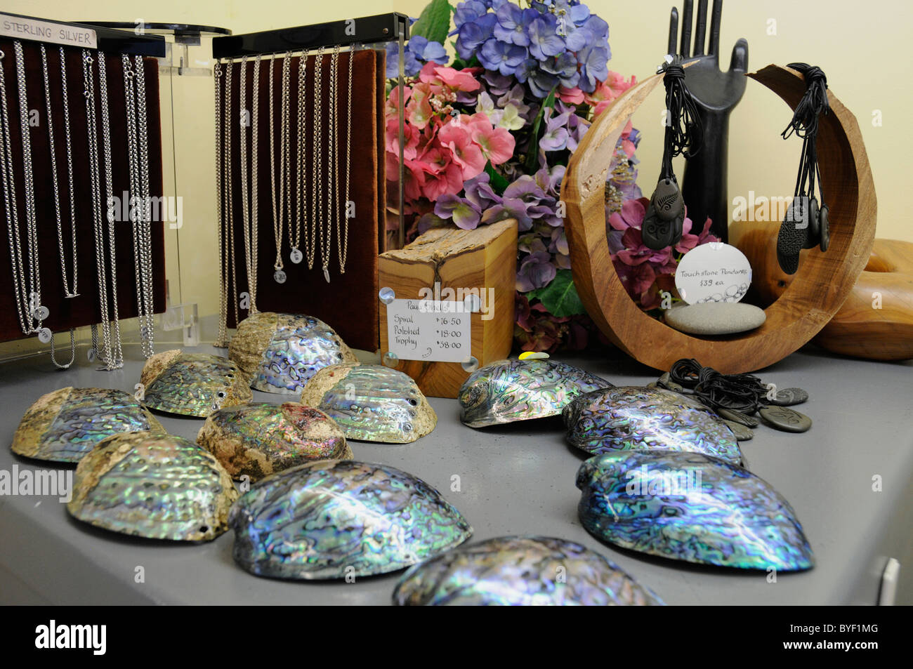 Cultured New Zealand Blue Pearl in their shells is on sale at the Blue Pearl  Gallery in a small picturesque historic town of Akaroa, and Canterbury's  Stock Photo - Alamy
