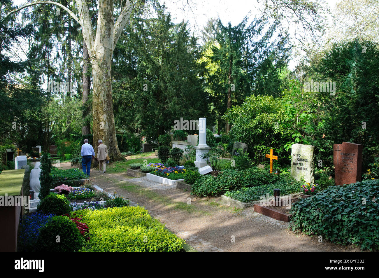 Heidelberg, Bergfriedhof, Baden-Württemberg, Deutschland | Heidelberg, Bergfriedhof (graveyard), Baden-Wurttemberg, Germany Stock Photo