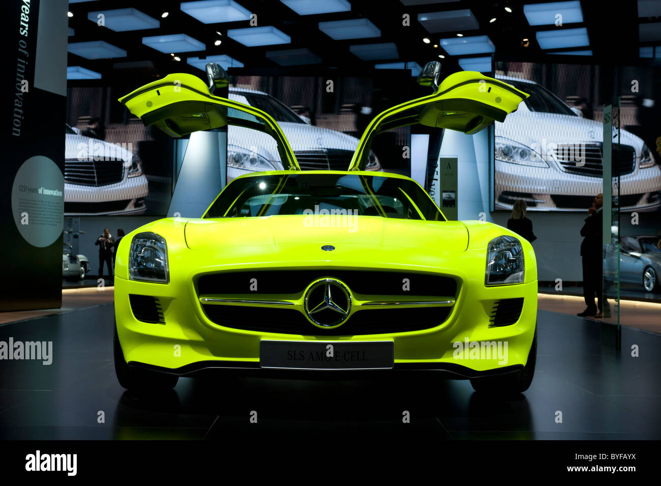 Mercedes-Benz SLS AMG E-Cell electric sports car at the 2011 North American International Auto Show in Detroit Stock Photo