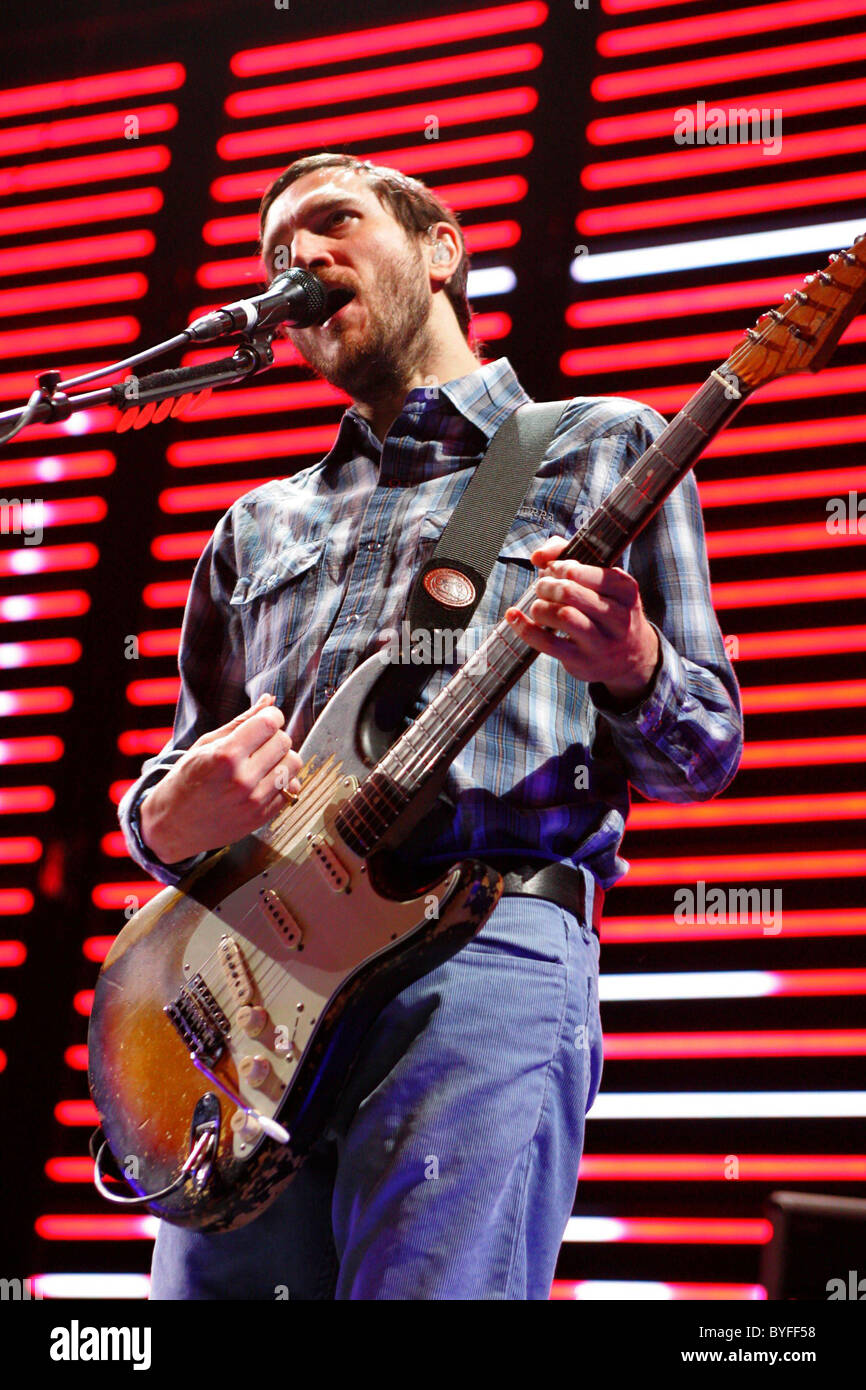 John Frusciante Red Hot Chili Peppers performing live in a sold out show at the AT&T Center San Antonio, Texas - 06.03.07 Stock Photo