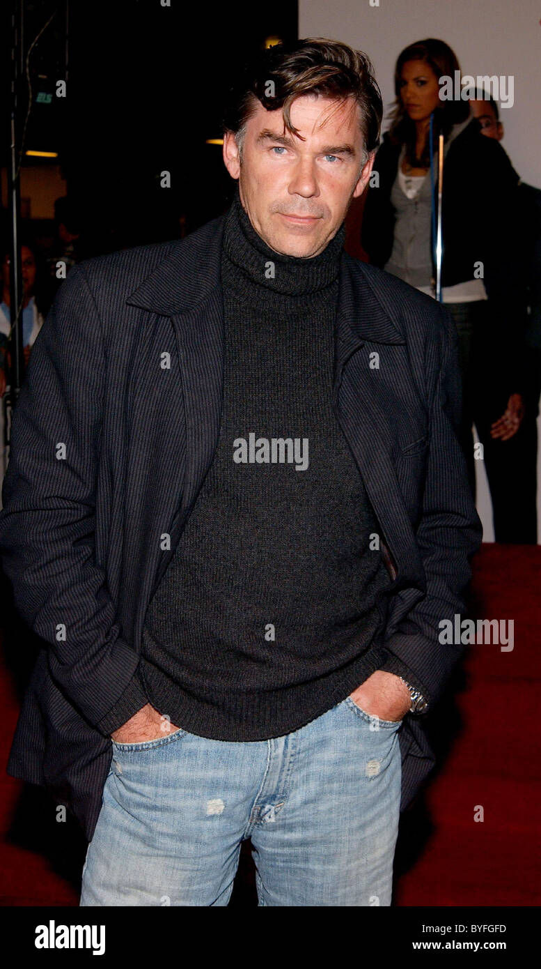 Clive robertson hires stock photography and images Alamy