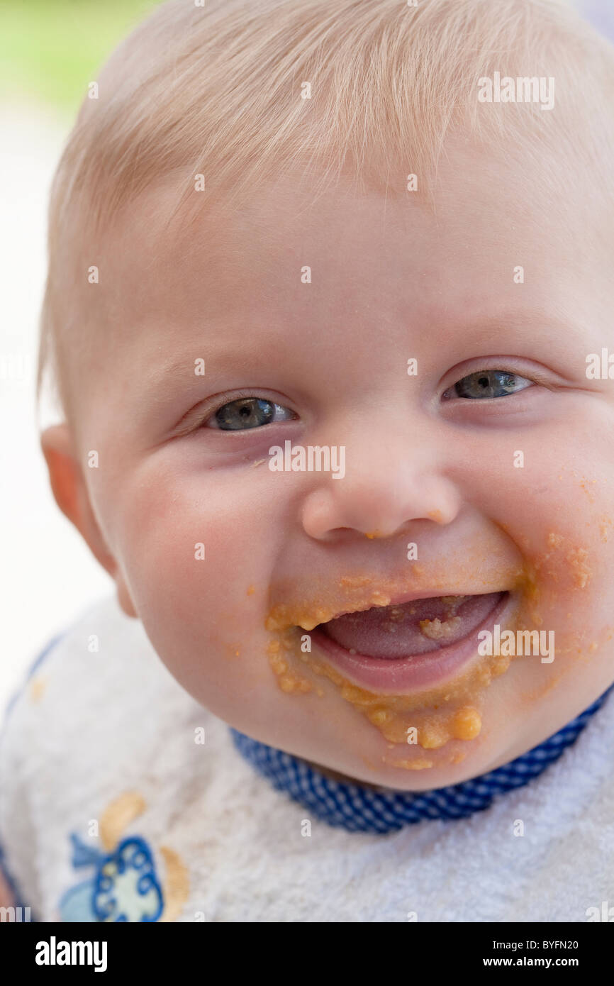 Child eating muck hires stock photography and images Alamy