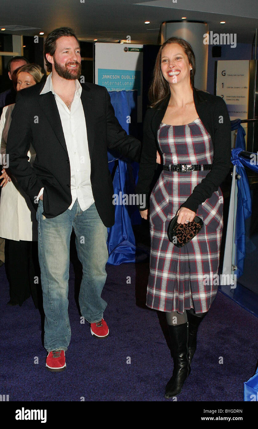Edward Burns arrives with his wife Christy Turlington for the Jameson