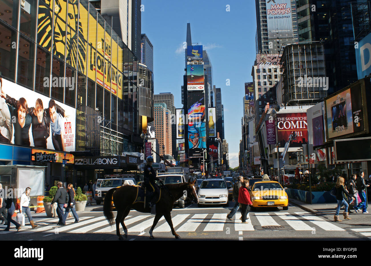 Police Woman on Police Horse in Times Square, New York Stock Photo Alamy