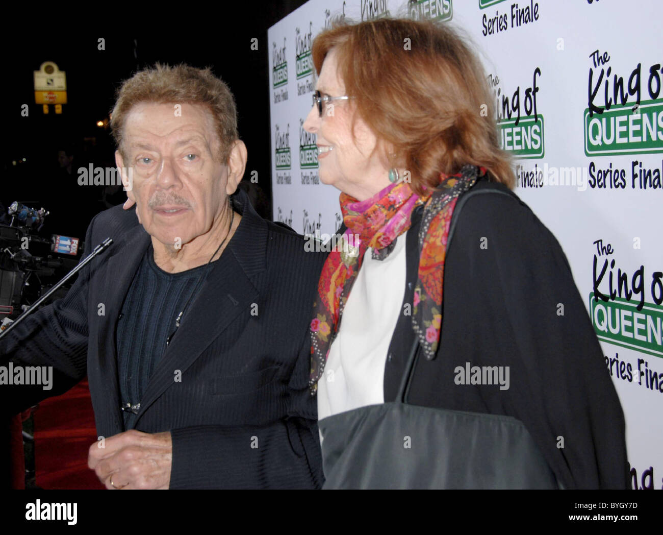 Jerry stiller king of queens hi-res stock photography and images - Alamy