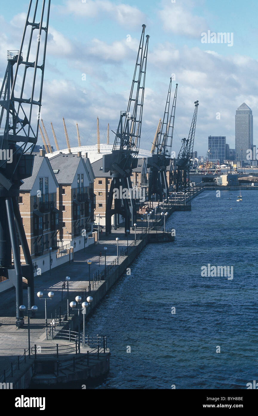 Waterfront at London Docklands showing Canary Wharf in background ...