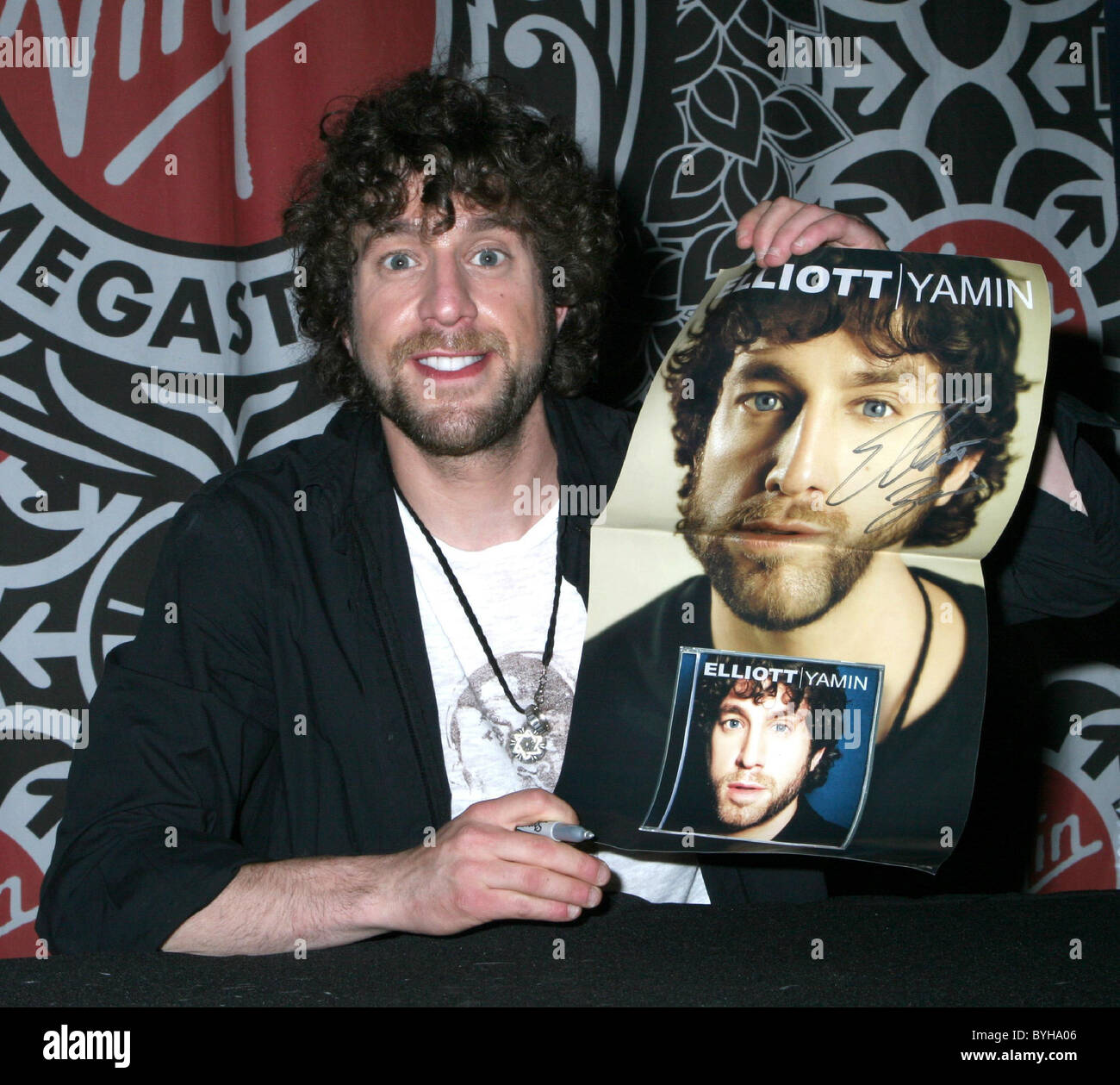 Elliott Yamin ExAmerican Idol Elliot Yamin attends a cd signing for