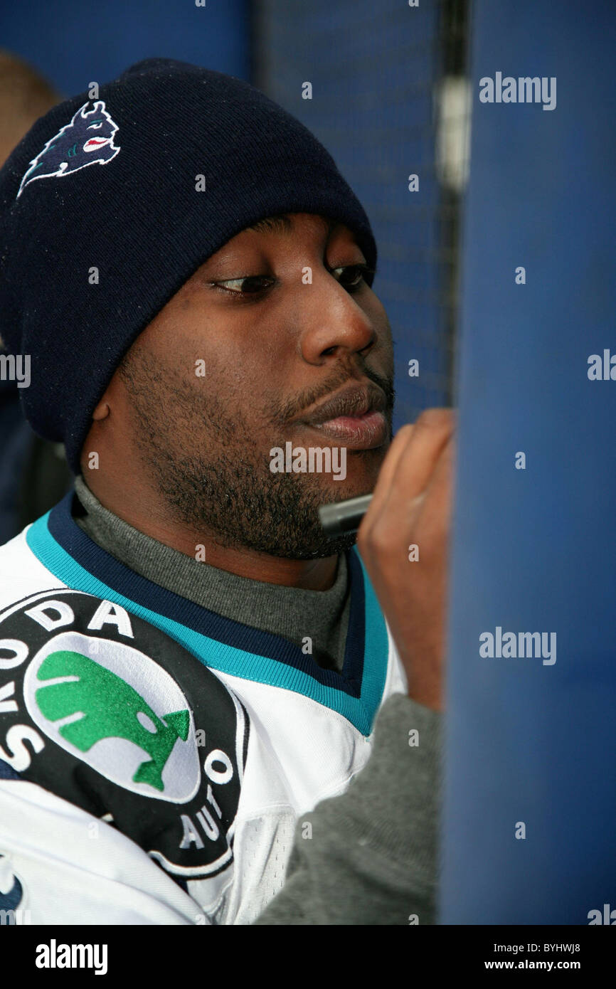 John David Washington, NFL Europe team Hamburg Sea Devils celebrate