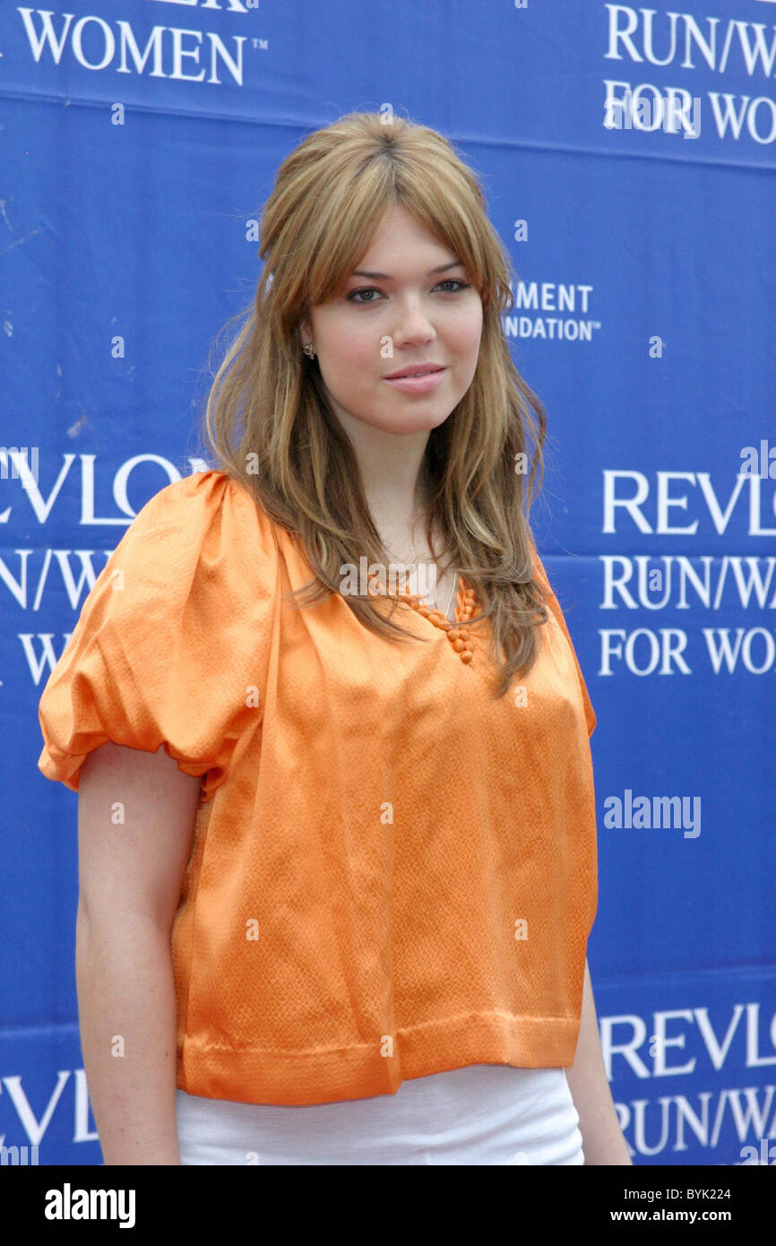 Mandy Moore The Entertainment Industry Foundation Revlon Run/Walk ...
