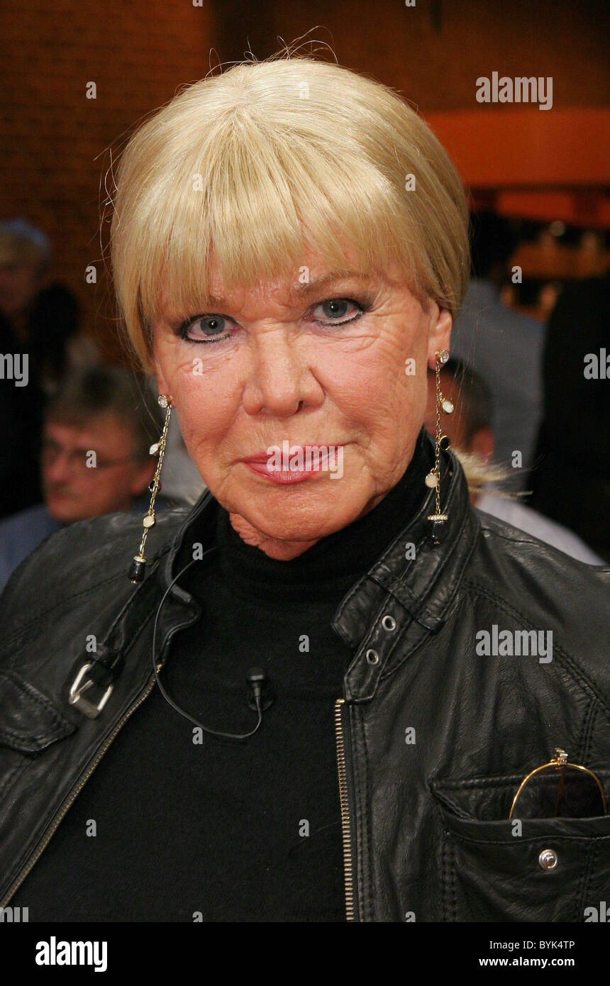 25 Amazing Images Of Ingrid Van Bergen Swanty Gallery