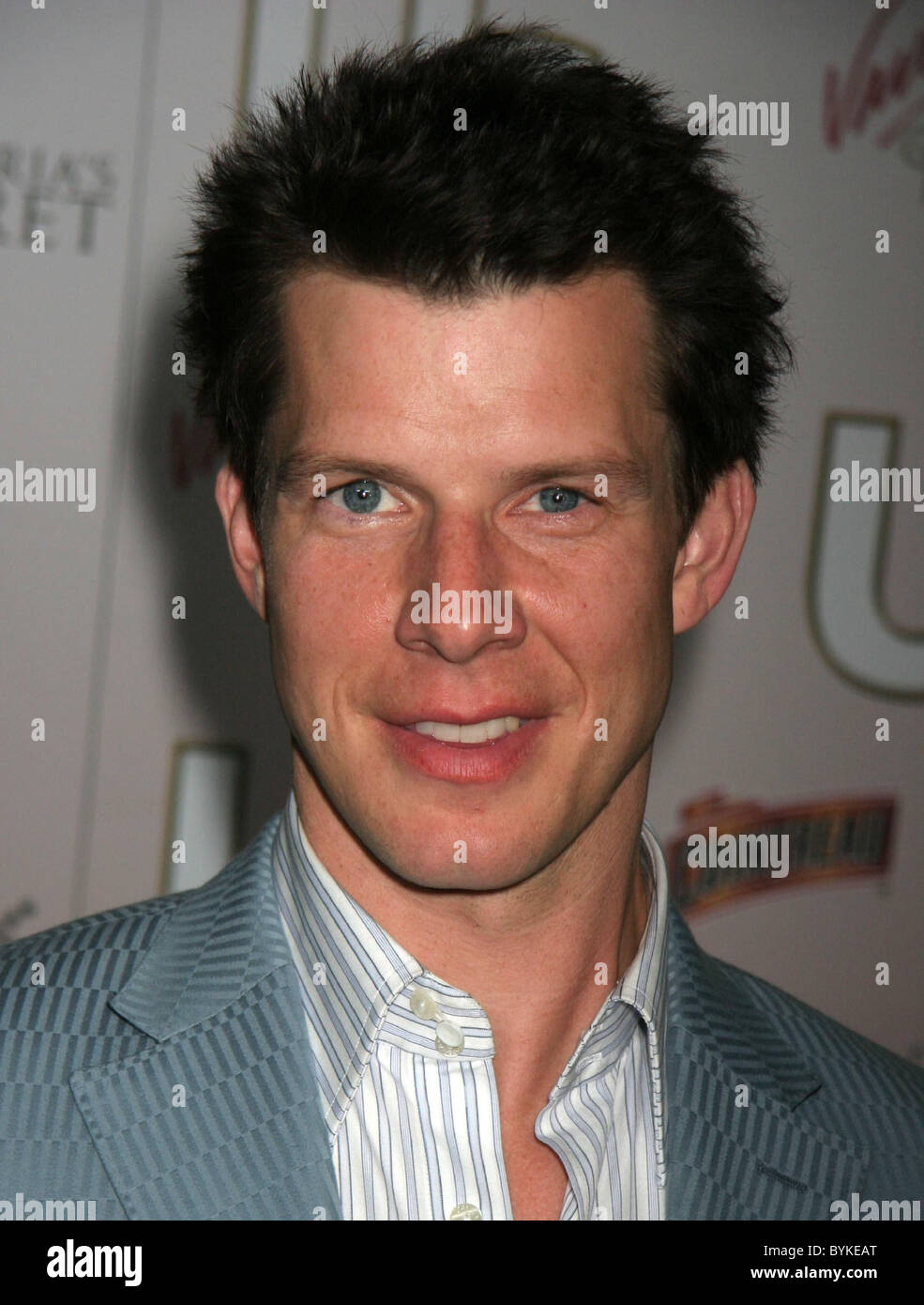 Eric Mabius US weekly Magazine hosts ‘US’ Hot Hollywood 2007’ to